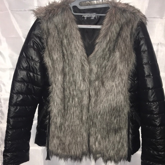 Pecaocun Ladies Faux Fur Jacket - Picture 1 of 7